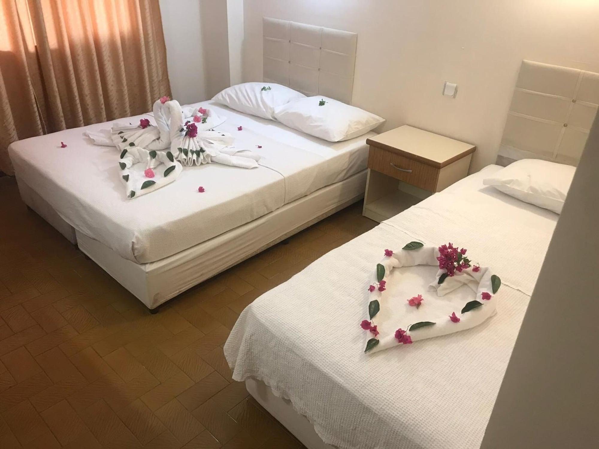 Unver Hotel مرمريس المظهر الخارجي الصورة