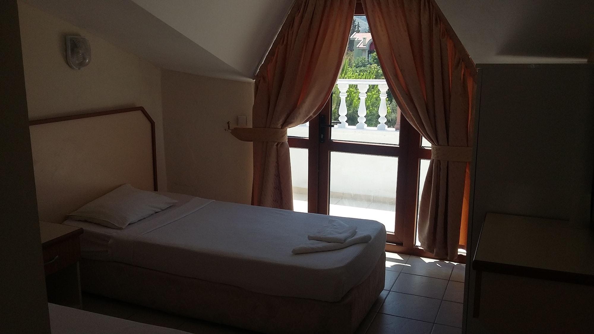 Unver Hotel مرمريس المظهر الخارجي الصورة