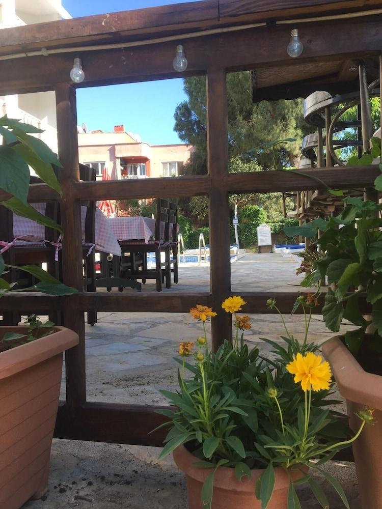 Unver Hotel مرمريس المظهر الخارجي الصورة
