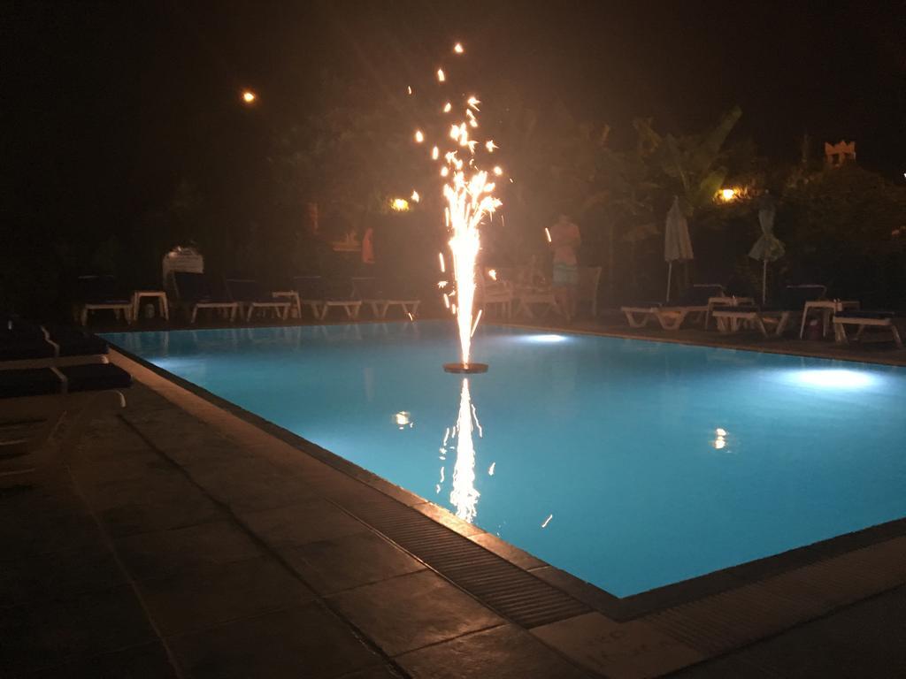 Unver Hotel مرمريس المظهر الخارجي الصورة